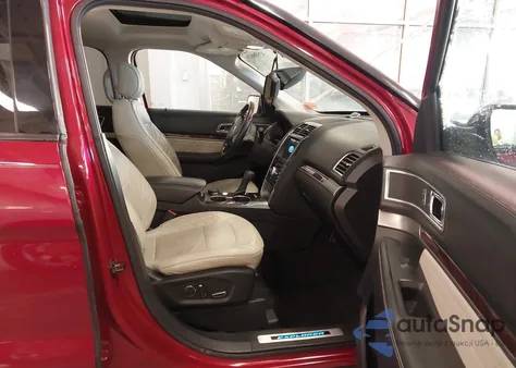 2017 Ford Explorer Platinum z USA, uszkodzony, nr VIN 1FM5K8HT4HGE29038